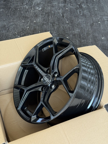 Диск STG TS-5598 8x18 5/112 ET42 D66.6 Glossy